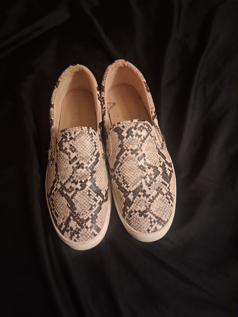 Slip-On Snake Print Women’s Sneakers - Beige/Black